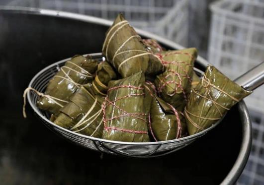 煮粽子的水可以煮粥煮飯嗎?煮粽子的水可以再煮粽子嗎?