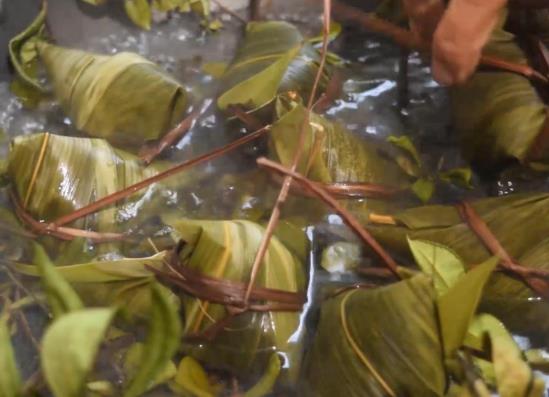 煮粽子的水可以煮粥煮飯嗎?煮粽子的水可以再煮粽子嗎?