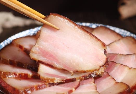 臘肉每斤要放多少鹽?臘肉放陽臺上曬會臭嗎