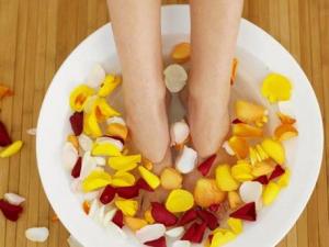 熱水泡腳有什么好處？怎樣泡腳才養(yǎng)生