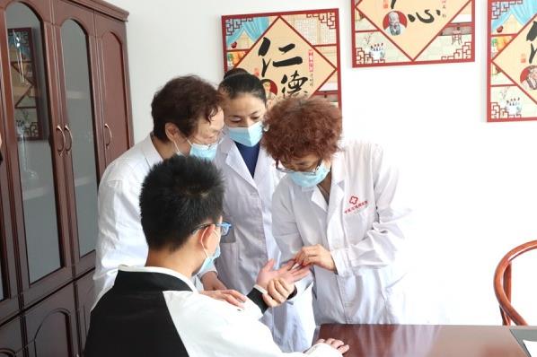 北京段婷教授聯合濟南中醫風濕病醫院多學科專家,構筑風濕疾病三階梯“防風墻”