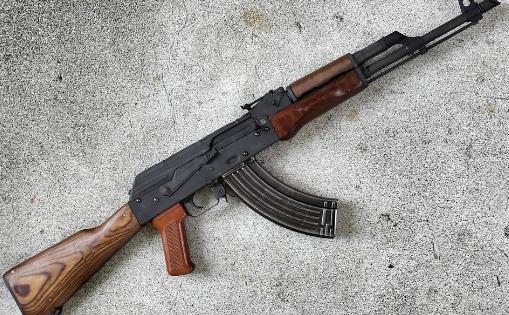 全球五種最厲害的槍械排行榜,AK-47第一,中國(guó)經(jīng)典95式步槍第五