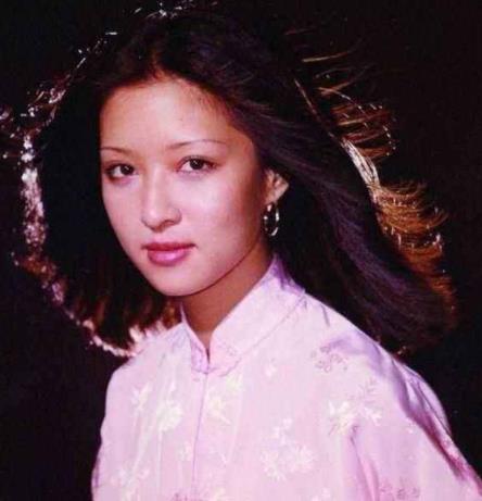 中國最美十大滿族女明星排名,胡因夢第一,關曉彤第二