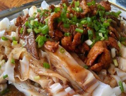 肇慶十大小吃排名,蟹煲雞味道醇厚,茶油雞營養價值高