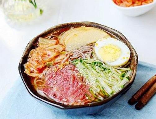 長(zhǎng)春十大老字號(hào)飯店,鼎豐真糕點(diǎn)種類多,回寶珍的餃子有名