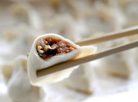 長(zhǎng)春十大老字號(hào)飯店,鼎豐真糕點(diǎn)種類多,回寶珍的餃子有名