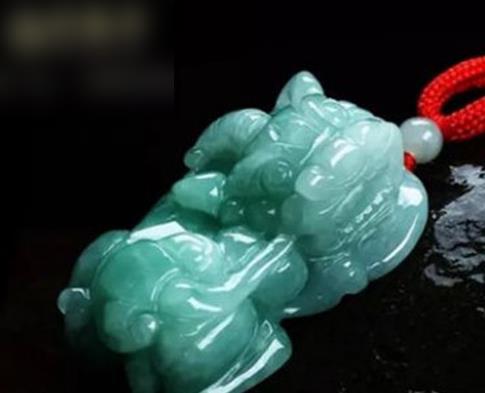 中國十大翡翠品牌排名,七彩云南品質(zhì)優(yōu)良,傳世翡翠工藝精湛