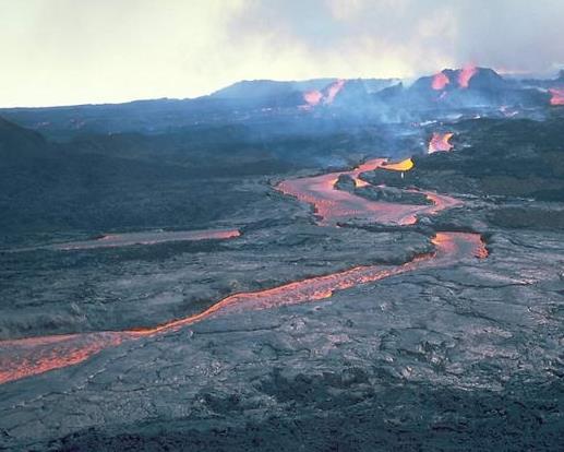世界上最活躍的10座火山,黃石火山口、維蘇威火山具有毀滅性