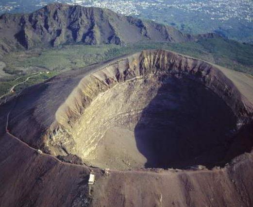 世界上最活躍的10座火山,黃石火山口、維蘇威火山具有毀滅性