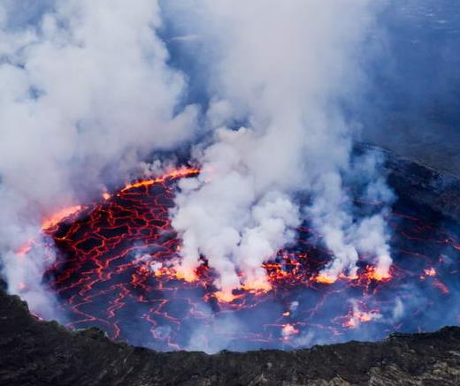 世界上最活躍的10座火山,黃石火山口、維蘇威火山具有毀滅性
