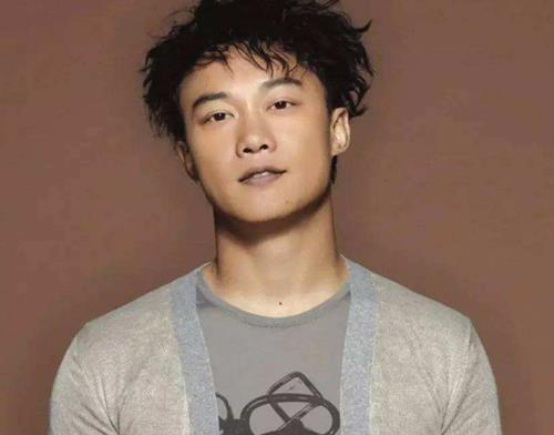 陳奕迅最火的十首歌曲,《十年》《K歌之王》是無數人的回憶
