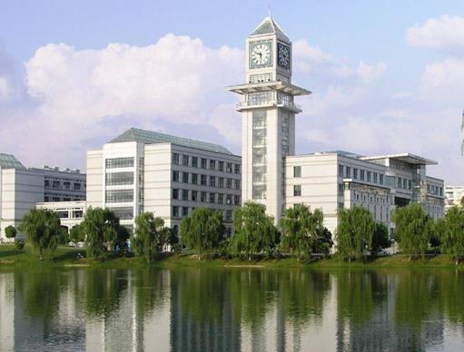 湖北十大知名大學(xué),武漢大學(xué)是985、華中科技大學(xué)校區(qū)環(huán)境好