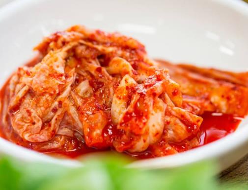 韓國六大特色美食排行榜,韓國泡菜鮮辣味十足,參雞湯滋補(bǔ)養(yǎng)顏