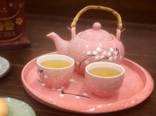 天津適合拍照的網(wǎng)紅甜品店排名,鹿谷製茶簡(jiǎn)約時(shí)尚、MigoCake很童話