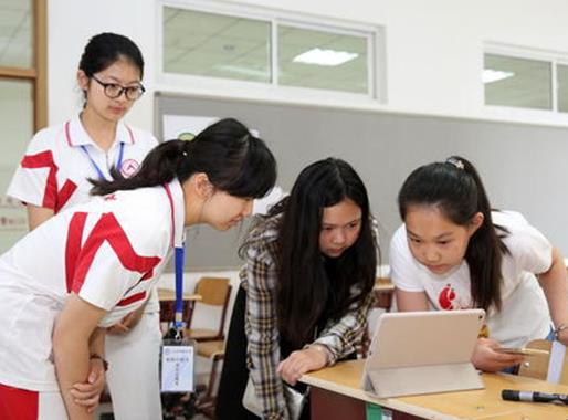 女生大專學(xué)什么專業(yè)好,護(hù)理專業(yè)比較穩(wěn)定、財經(jīng)專業(yè)很吃香