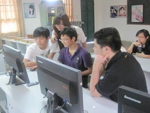 女生大專學(xué)什么專業(yè)好,護(hù)理專業(yè)比較穩(wěn)定、財經(jīng)專業(yè)很吃香