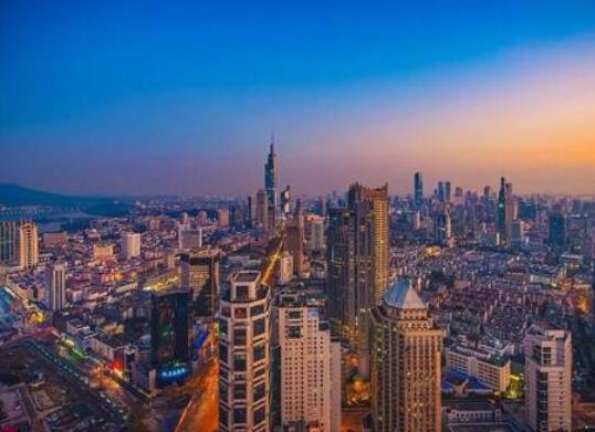 2021中國百強城市前十名,北京城鎮(zhèn)化率高、上海地區(qū)生產(chǎn)總值高