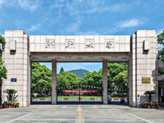 2022中國大學(xué)QS排名,清華大學(xué)位列國家“雙一流”A類、北京大學(xué)緊追其后