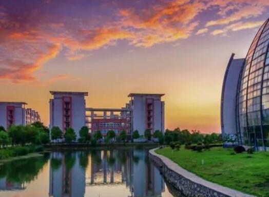 武漢十大最美大學排行榜,武漢大學校園享譽、華中農業(yè)大學環(huán)境幽雅