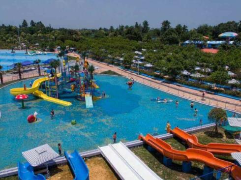 挪威泰勒馬克郡十大旅游排行 波水上樂(lè)園是挪威最大的夏季水上樂(lè)園