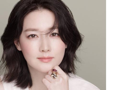 韓國(guó)十大天然女明星排行 金喜善是我們都很熟悉的韓國(guó)明星