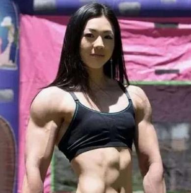 世界最強(qiáng)壯5位肌肉猛女 韓國(guó)著名健身教練池妍玉蘿莉臉走紅