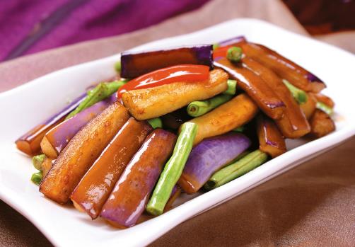 茄子怎么炒不費油?怎樣做茄子不費油