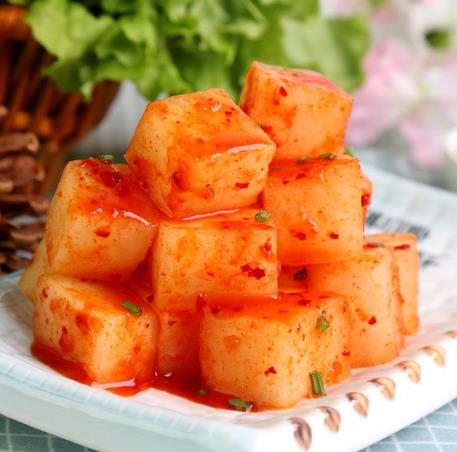 泡菜水為什么會變得粘稠?泡菜壇邊是先放蓋還是先放水?