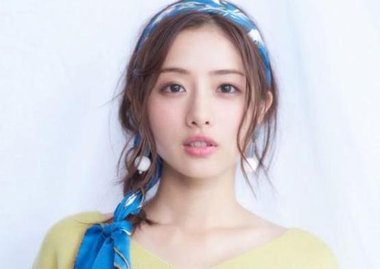 日本女生走路為什么是內八字?日本人為啥都是羅圈腿?