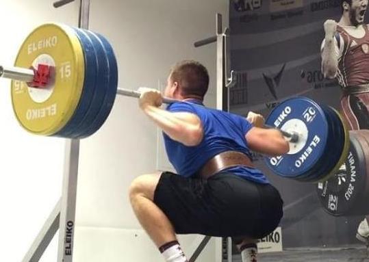 靠墻深蹲能塑形嗎?每天徒手深蹲能塑形嗎?