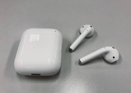 airpods充電倉會自己掉電嗎?airpods充電倉一天就沒電了是咋回事