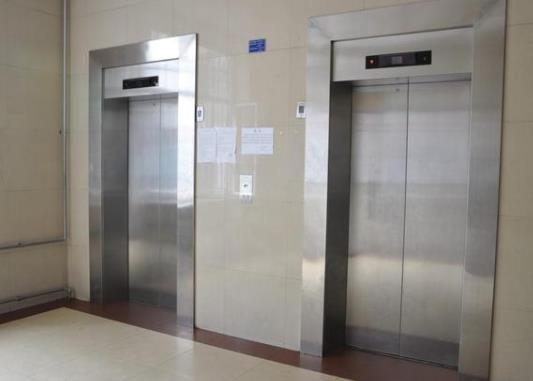 電梯墜落死亡案例多嗎?電梯突然下墜如何自救?