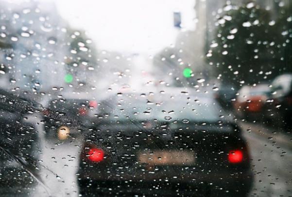 雨天開車要注意哪些內(nèi)容?雨天開車正確的方法是什么