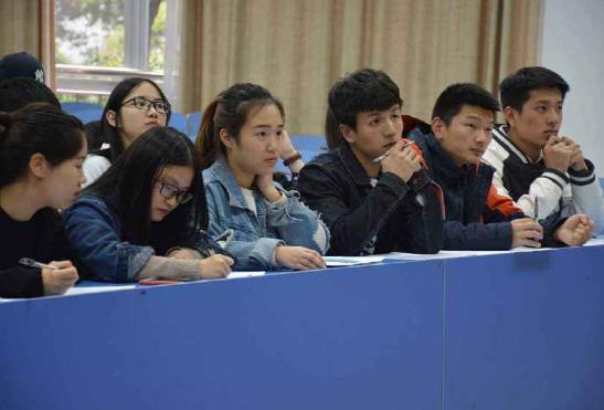 大學走讀必須是本市的嗎?大學申請不住校難嗎?