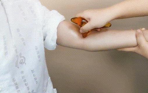 刮痧出現黑紫說明什么 刮痧的痕跡多久才能退