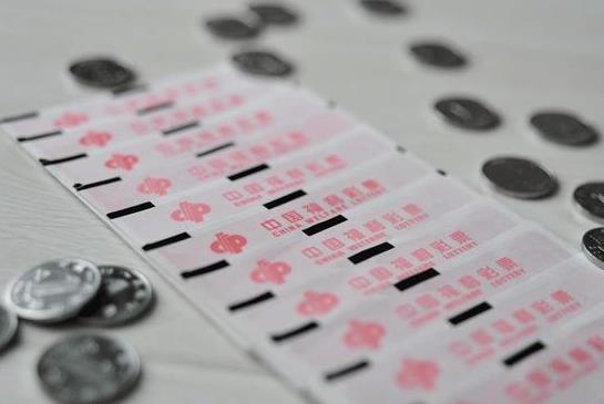 想買彩票中大獎的人是不是腦子有問題?人在最窮的時候買彩票能中嗎