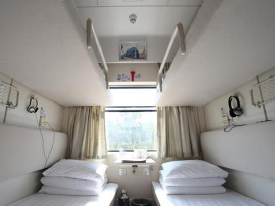 十小時(shí)的火車坐軟臥舒服還是硬臥舒服?火車的軟臥一般在幾號(hào)車廂