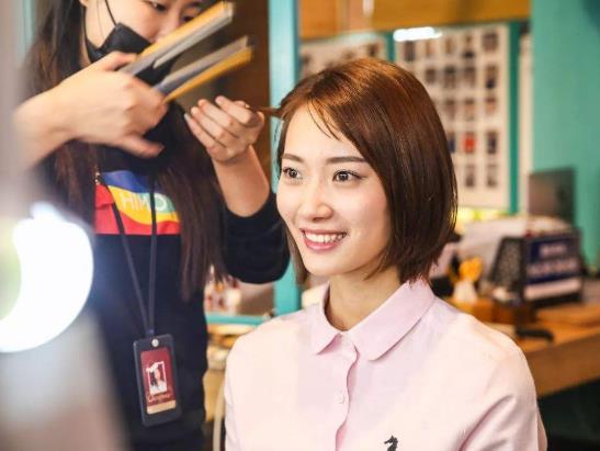 海馬體的衣服200斤的人能穿嗎?去拍海馬體需要穿無肩帶內(nèi)衣嗎