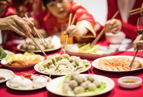 2022年過年能去飯店吃年夜飯嗎?年夜飯不能吃什么菜