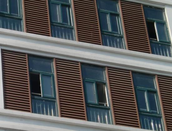空調外機聲音大是怎么回事?空調百葉窗怎么打開