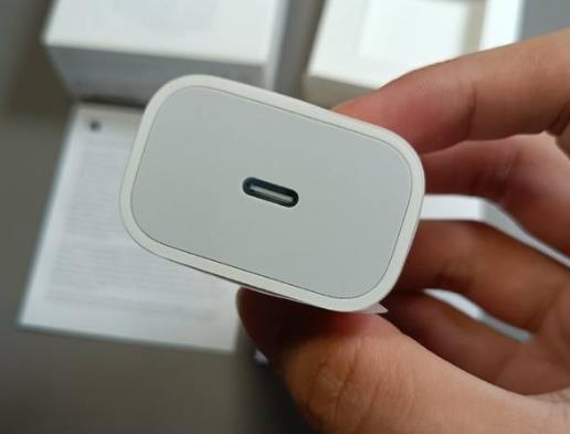 蘋(píng)果充電器20w怎么辨別真假?蘋(píng)果充電器怎么查詢(xún)是不是正品