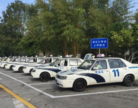 學(xué)車時為什么容易曖昧?駕校教練很容易追到女學(xué)員嗎