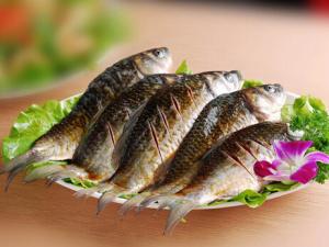 寶寶可以吃鯽魚嗎？寶寶吃鯽魚的做法