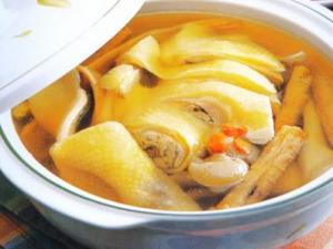 吃雞肉還是喝雞湯？雞肉雞湯哪個(gè)營(yíng)養(yǎng)價(jià)值高