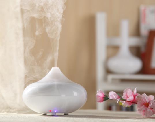 加濕器要對著空調出風口嗎?加濕器可以對著植物吹嗎?