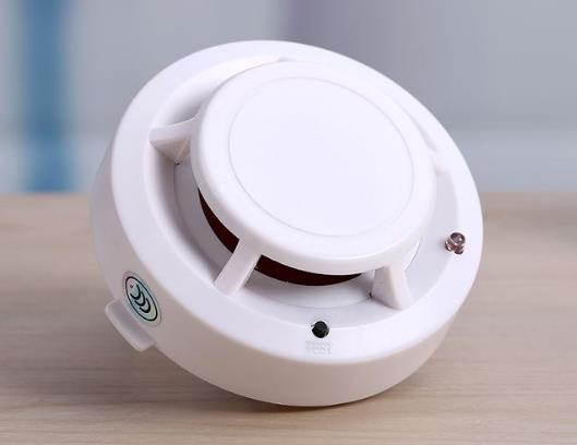 煙霧報(bào)警器一直響怎么關(guān)?煙霧報(bào)警器是怎么工作的