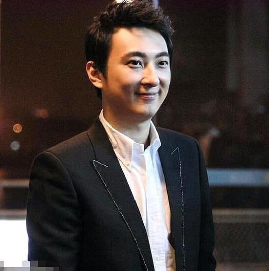 不知爹富王思聰是什么意思什么梗?王思聰被曝16歲前不知家里有錢遭調侃