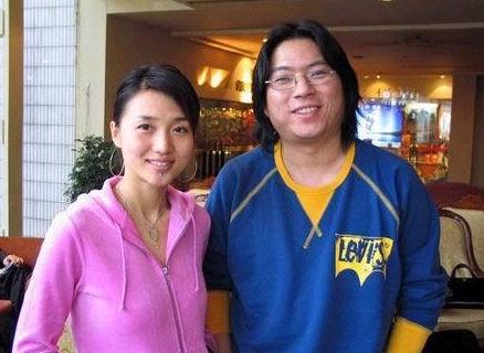 高曉松個人資料,高曉松顯赫高官家族背景,高曉松老婆照片,高曉松與阿朵的關系