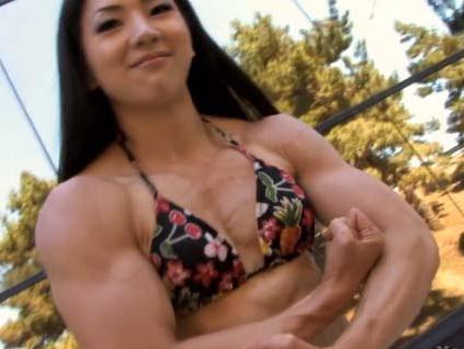 蘿莉肌肉女走紅:韓國(guó)健身美女清純可愛蘿莉臉魔鬼肌肉身材