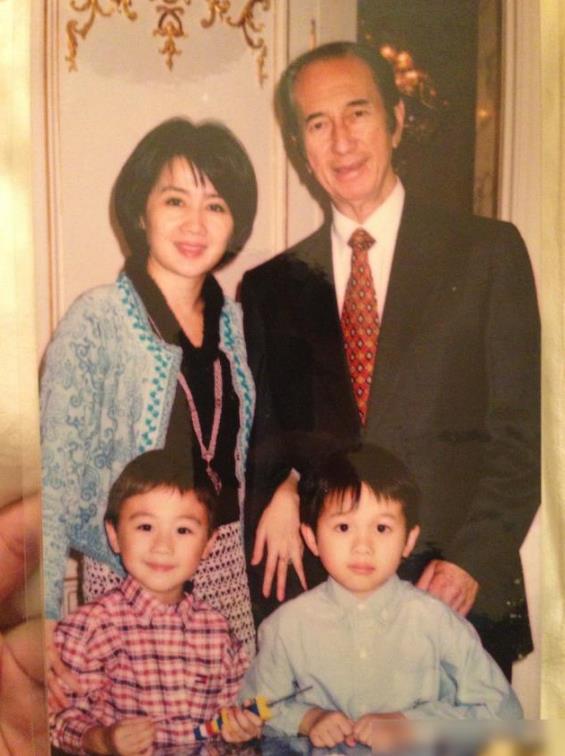何猷君曝改微博認證真相!拒絕管理50億公司,長孫不是爭奪家產工具